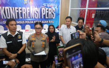 Polda Kepri Gagalkan Penyelundupan 100 Ribu Benih Lobster senilai Rp10 Miliar di Batam, Modusnya Sembunyi di Koper Baju Bekas
