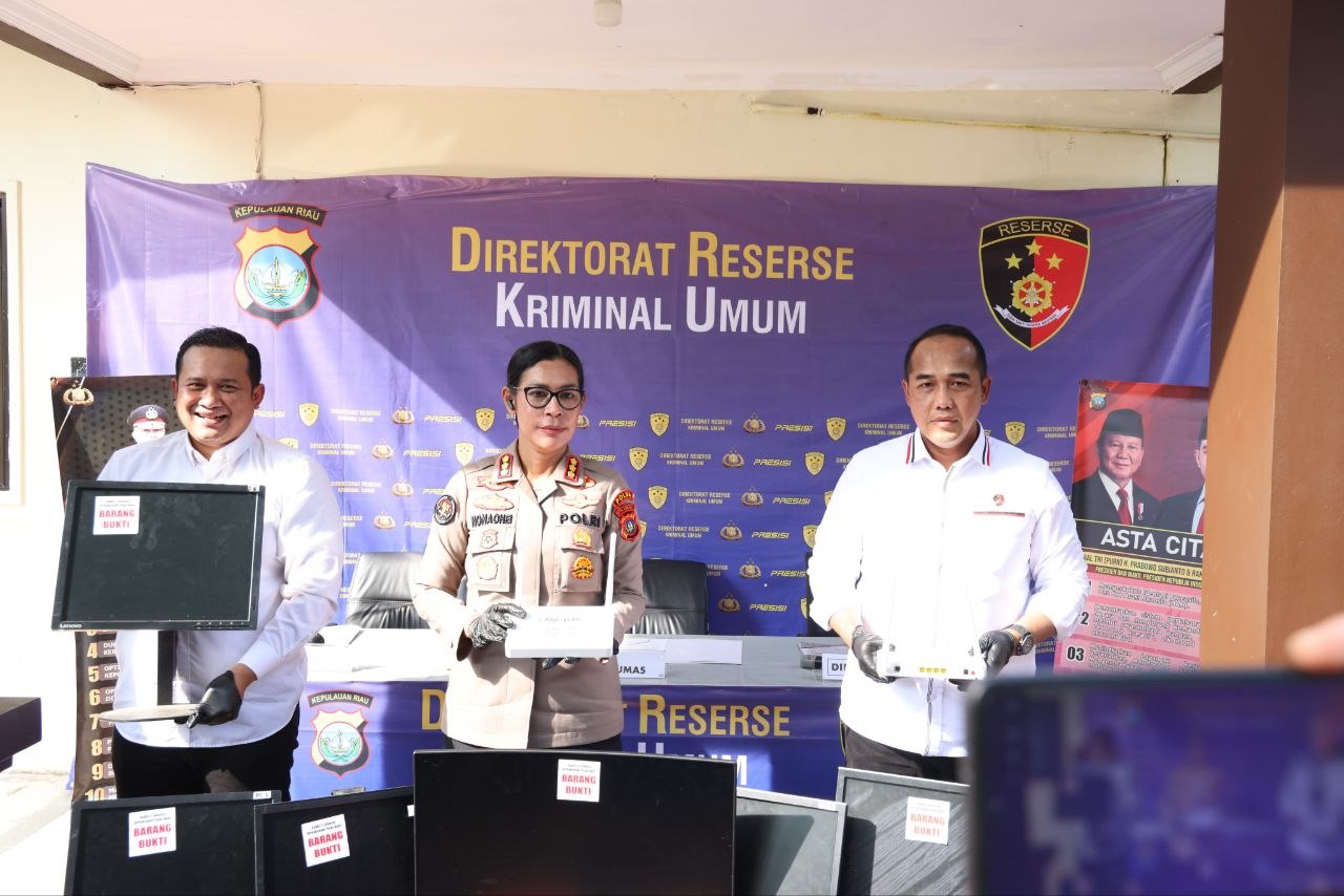 Direktorat Reserse Kriminal Umum (Ditreskrimum) Polda Kepulauan Riau (Kepri) berhasil membongkar praktik perjudian online berskala besar di Kota Batam.