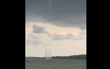 Awan Cerah Mendadak Gelap, Puting Beliung Sapu Perairan Dabo Singkep