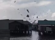 Angin puting beliung menerpa Tanjung Kelit, Lingga.