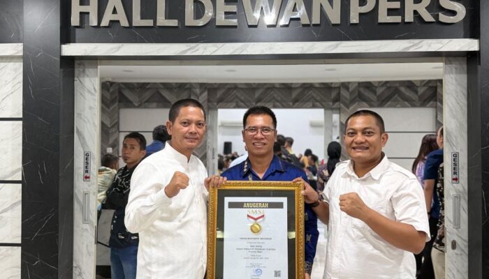 Bawa Ekonomi Anambas Tumbuh 15,54 Persen Tertinggi se-Kepri, Bupati Dato’ Aneng Raih Anugerah Tokoh Inspiratif SMSI 2026
