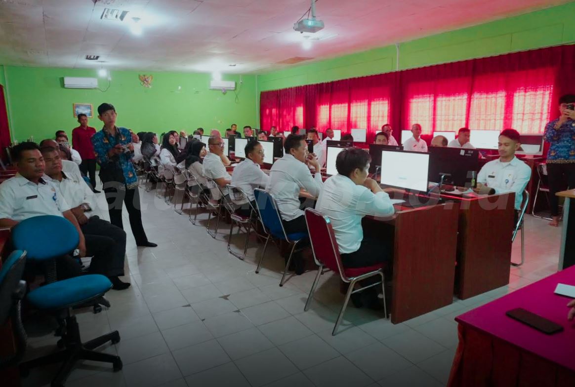 ujian dinas komputer kepada ASN Pemkab Natuna.