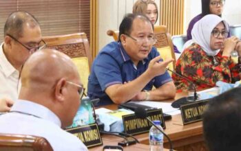 Suasana RDPU Komisi IV DPRD Batam membahas dugaan eksploitasi dan prostitusi di Kawasan Sintai bersama mahasiswa UPB.