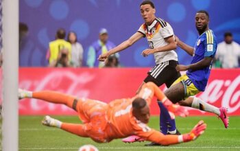 Gol keempat pemain Jerman, Jamal Musiala dalam pertandingan penyisihan Grup E Piala Dunia antara Jerman dan Curaçao di Houston, Minggu, 14 Juni 2026. (AP Photo/Eric Gay)
