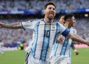 Magis Messi masih menjadi senjata utama Argentina di panggung terbesar sepak bola dunia. REUTERS/Claudia Greco