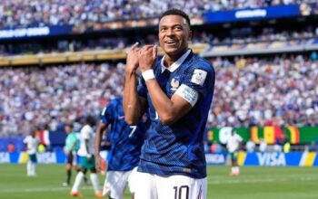 Kylian Mbappe berselebrasi dengan gaya khasnya setelah mencetak gol penentu kemenangan Prancis atas Senegal di Piala Dunia 2026.