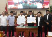 Suasana rapat paripurna DPRD Kota Batam pengesahan Perda PSU Perumahan 2026.