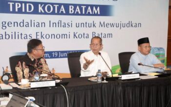 Wali Kota Batam Amsakar Achmad memimpin High Level Meeting TPID 2026 di Bank Indonesia Kepri