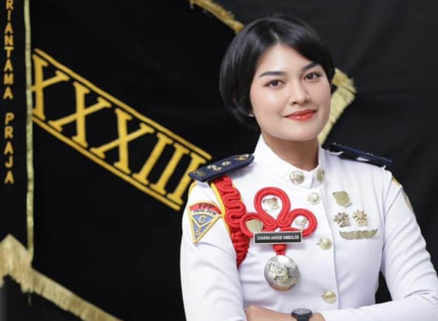 Charina Anggie Simbolon lulusan terbaik IPDN asal Batam.