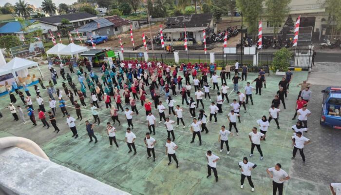Sambut Hari Bhakti Adhyaksa, Kejari Lingga Gelar Senam Sehat, Pengobatan Gratis dan Bazar UMKM