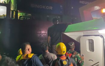 Detik-Detik Kapal Korea Selatan Evakuasi 4 WNI Korban TB AOM 787 yang Tenggelam di Anambas