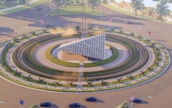 Maket Bundaran Raja Ali Marhum Pulau Bayan Yang Dipertuan Muda V di jalur Bandara Hang Nadim Batam.