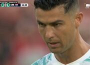 Ekspresi fokus Cristiano Ronaldo bersiap tendang penalti di babak 16 besar Piala Dunia 2026.