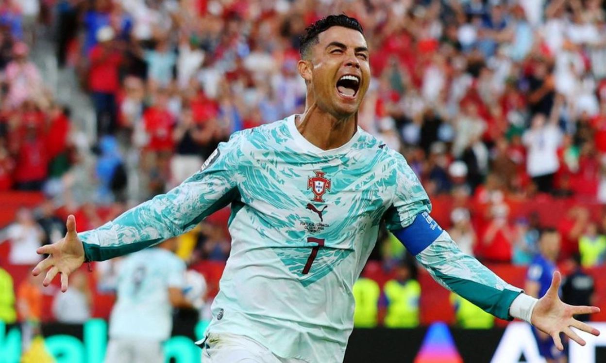 Cristiano Ronaldo saat mencetak gol penalti dalam laga Portugal vs Kroasia babak 32 besar Piala Dunia 2026
