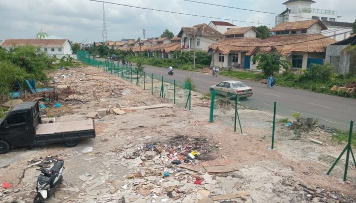Akses Ditembok Kawat, Warga Anggrek Sari Batam Pertanyakan Dugaan ‘Penyerobotan’ Fasum