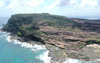 Salah satu geosite unggulan Geopark Natuna yang menjadi kandidat UNESCO Global Geopark 2026.