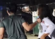 Ratusan warga menggeruduk rumah oknum guru SD terduga pelaku pencabulan anak di Teluk Nibung, Tanjungbalai.