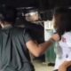 Ratusan warga menggeruduk rumah oknum guru SD terduga pelaku pencabulan anak di Teluk Nibung, Tanjungbalai.
