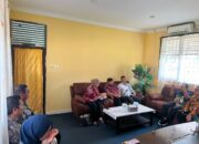 Kepala Ombudsman Kepri Lagat Siadari bersama jajaran saat melakukan kunker pemantauan pelayanan publik di Kantor Kecamatan Galang Batam.