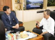 Wali Kota Batam Amsakar Achmad saat menerima audiensi delegasi Jeonju Vision College Korea Selatan terkait program beasiswa vokasi.