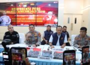 Kapolresta Barelang Kombes Pol Anggoro Wicaksono memimpin konferensi pers kasus pengeroyokan di Homestay Mimi Coco Batam.