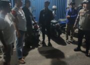 Personel Patroli Batara Biru Polsek Batu Ampar saat mendatangi TKP pengamanan terduga pelaku penggelapan motor di kawasan Jodoh Batam.
