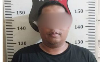 Penggelapan uang SPP oleh mantan Kepsek SMA Taruna Kepri di Mapolsek Batu Aji.