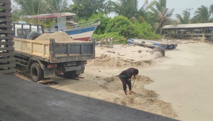 Diduga Keruk Pasir Pantai dan Timbun Laut Tanpa Izin, Aktivitas di Cafe Tiga Berlian Disorot, DLH: “Ini Tidak Dibenarkan”
