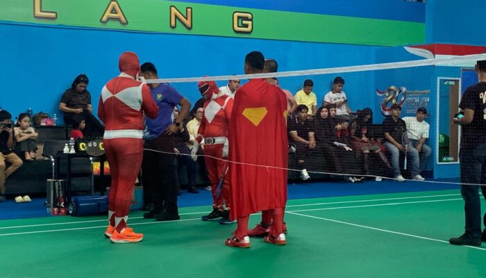 Aksi Unik Perwira Bidpropam Polda Kepri: Tampil Berkostum Superhero dan Main ‘Bentengan’ Demi HUT ke-81 RI