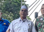 Ustaz Candra Pusponegoro mendoakan dan merukyah kawasan Jembatan I Barelang Batam