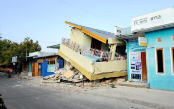 Dampak gempa M7,7 Kabupaten Nagekeo NTT.
