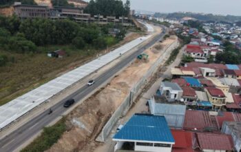 Pekerjaan peningkatan Jalan Gajah Mada Batam segmen Landing Point Fly Over menuju Simpang Lalan Madani yang dikerjakan BP Batam.