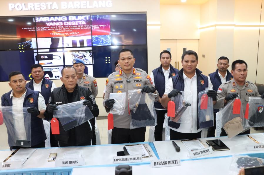 Konferensi pers Polresta Barelang terkait pengungkapan kasus pembunuhan di Hutan Mentarau Batam.