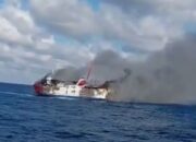 KMP Putri Yasmin Terbakar di Selat Lombok, 1 Meninggal Dunia dan Ratusan Penumpang Dievakuasi