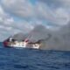 KMP Putri Yasmin Terbakar di Selat Lombok, 1 Meninggal Dunia dan Ratusan Penumpang Dievakuasi