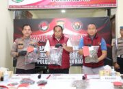Konferensi pers Ditresnarkoba Polda Kepri terkait pengungkapan peredaran narkoba senilai Rp1,7 miliar.