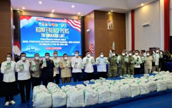 Pemusnahan barang bukti ketamin 1,3 ton oleh TNI AL dan BNN di Batam.