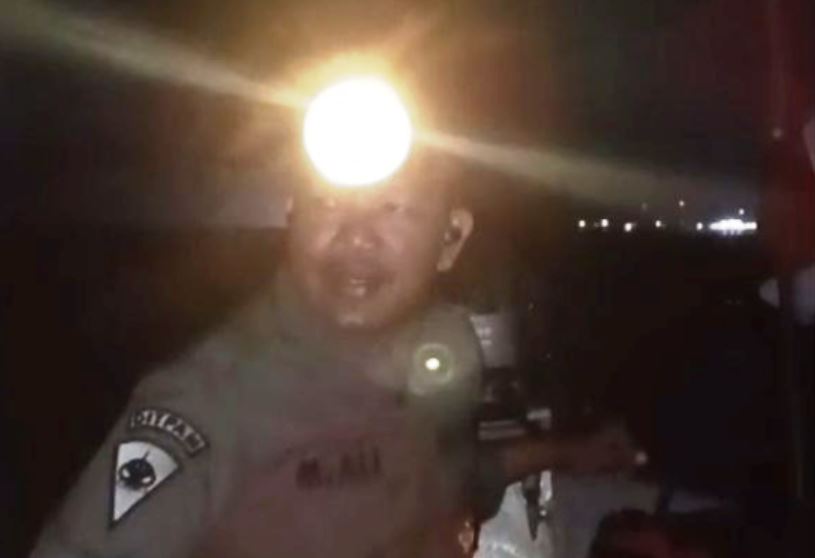 Petugas Ditpam BP Batam bergerak cepat merespons laporan dugaan aksi nekat seorang perempuan yang melompat dari Jembatan 1 Barelang pada Selasa (25/8/2026) dini hari sekitar pukul 03.30 WIB.