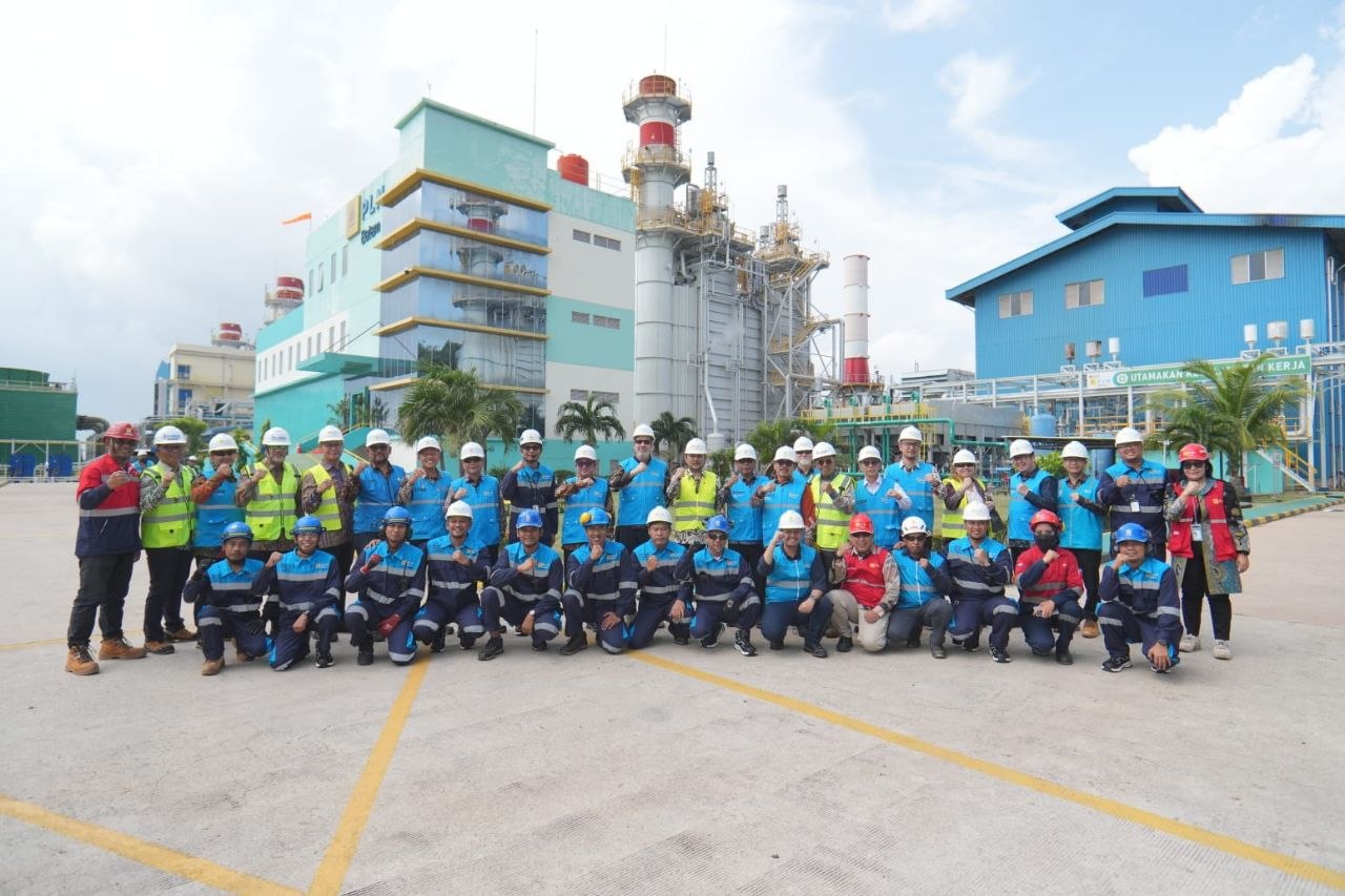 Duta Besar Swedia untuk Indonesia, H.E. Daniel Blockert, melakukan kunjungan ke PT PLN Batam untuk melihat secara langsung perkembangan infrastruktur ketenagalistrikan yang menopang pertumbuhan investasi, industri, dan ekonomi digital di Kota Batam.