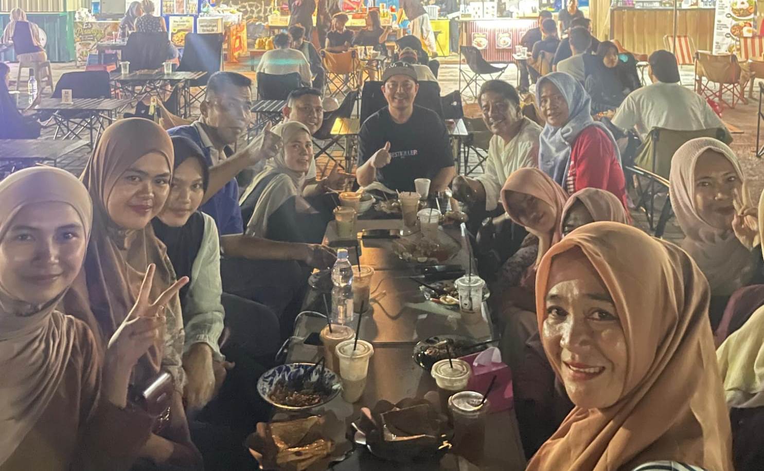 Suasana dialog Kabidpropam Polda Kepri bersama ibu-ibu warga Kampung Tua Batu Besar Batam