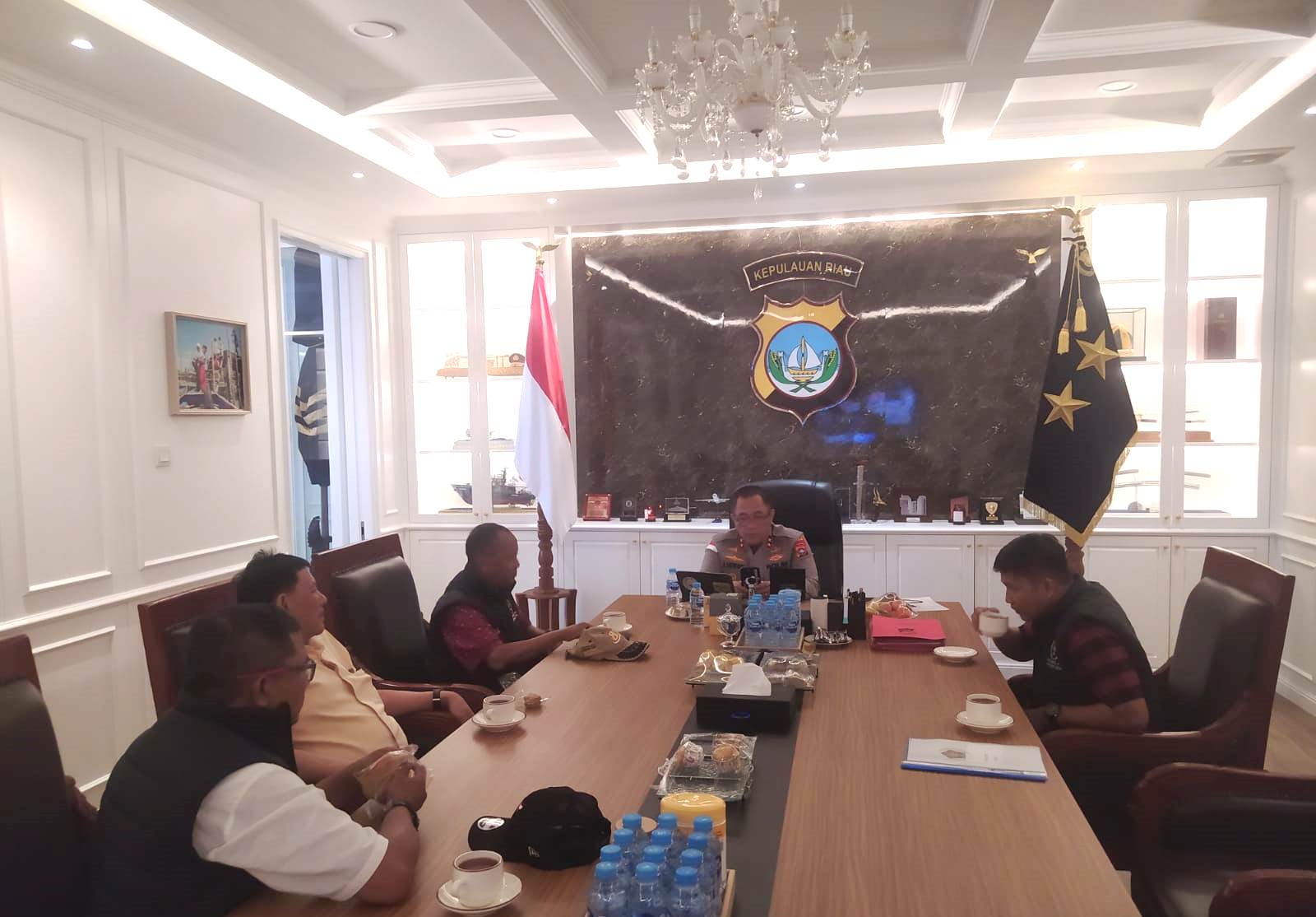 Silaturahmi PWI Kepri dan Kapolda Kepri bahas dukungan UKW serta kamtibmas daerah.
