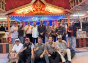 Ketua Umum PWI Pusat Akhmad Munir bersama Pengurus PWI Kepri dan KJK saat diskusi di Golden Prawn Batam