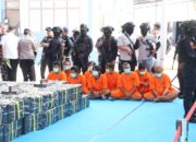 Barang bukti 2,6 ton sabu cair dan jutaan batang rokok ilegal hasil penindakan joint operation di Dermaga Bea Cukai Tanjung Uncang.