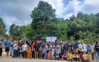 Warga Pantai Melayu dalam sengketa lahan pembangunan Sekolah Terintegrasi Merah Putih di Pulau Rempang.