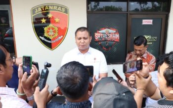 Kasat Reskrim Polresta Barelang Kompol Agung Tri Poerbowo memberikan keterangan pers terkait perkembangan kasus Setokok Batam.