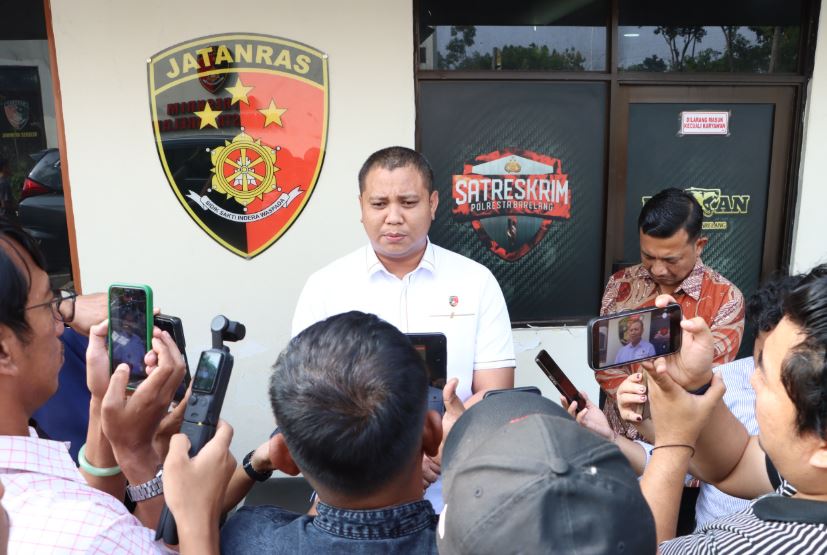 Kasat Reskrim Polresta Barelang Kompol Agung Tri Poerbowo memberikan keterangan pers terkait perkembangan kasus Setokok Batam.