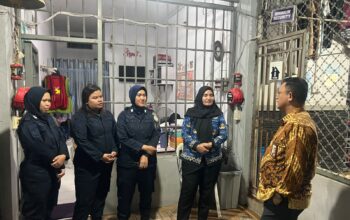 Ombudsman RI Kepri saat menggelar inspeksi mendadak (sidak) malam hari di Lapas Perempuan Kelas IIB Batam.