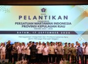 Prosesi pelantikan jajaran pengurus PWI Kepri oleh Ketua Umum PWI Pusat Akhmad Munir di Batam