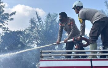 Detik-Detik Pemadaman Api di Bunguran Batubi Natuna, Angin Kencang Jadi Musuh Utama