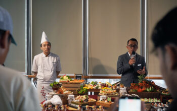 Kolaborasi Dua Chef Internasional Hadirkan Perayaan Natal dan Tahun Baru dengan Sentuhan Nusantara di Oakwood Grand Batam
